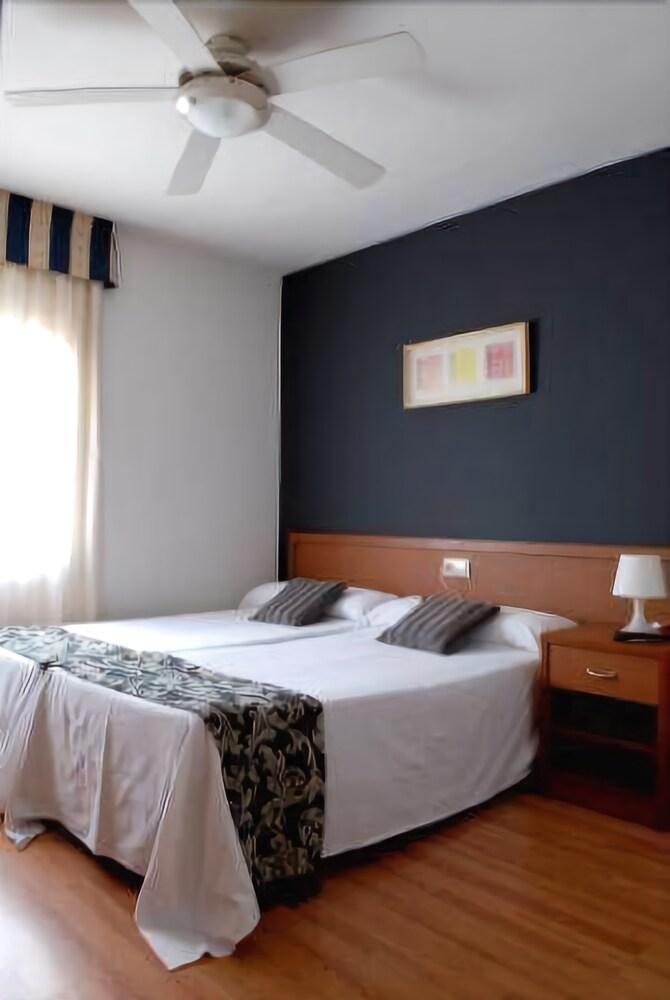 Gatell Hotel Vilanova i la Geltrú Zewnętrze zdjęcie
